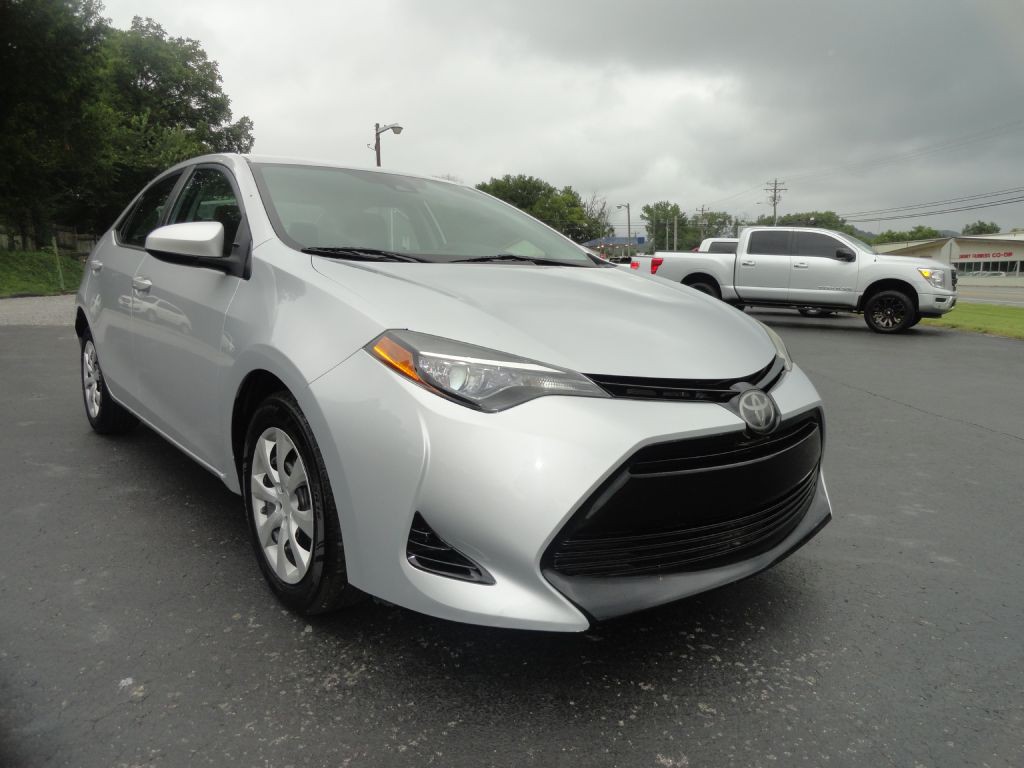 2017 Toyota Corolla Image 1