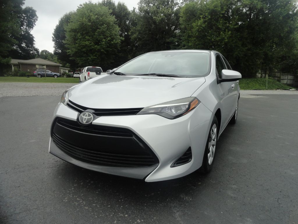 2017 Toyota Corolla Image 2
