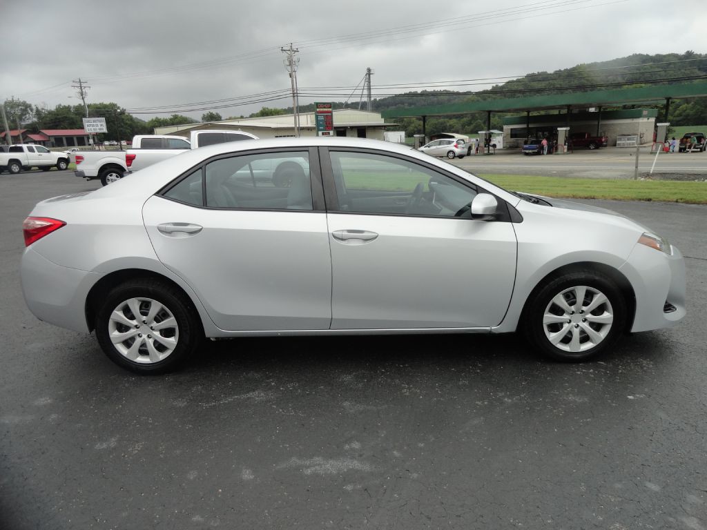 2017 Toyota Corolla Image 5