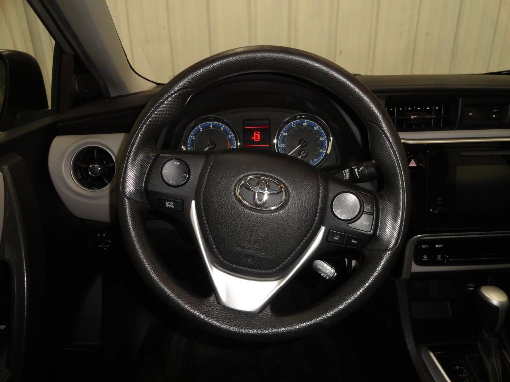 2017 Toyota Corolla Image 30