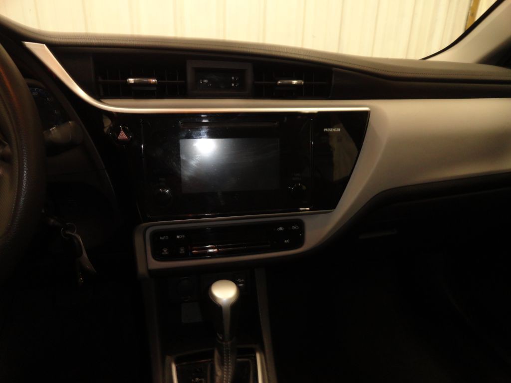 2017 Toyota Corolla Image 31