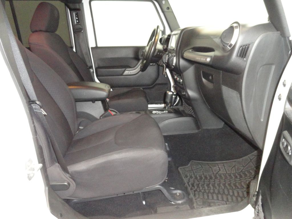 2013 Jeep Wrangler Unlimited Image 13