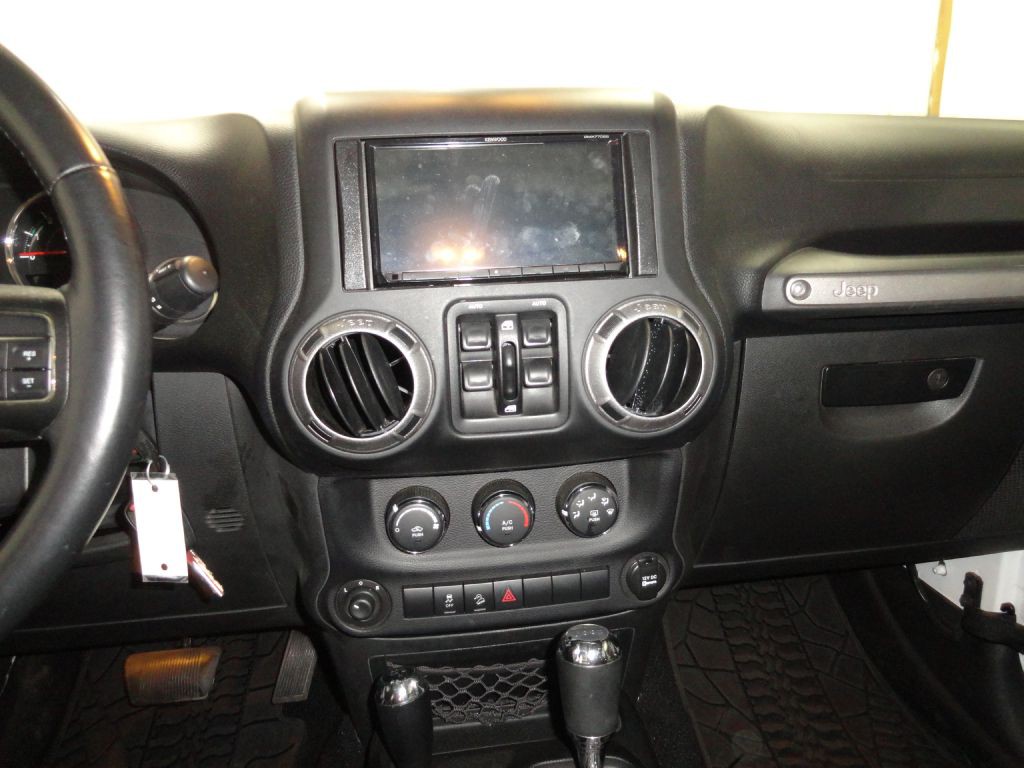 2013 Jeep Wrangler Unlimited Image 32