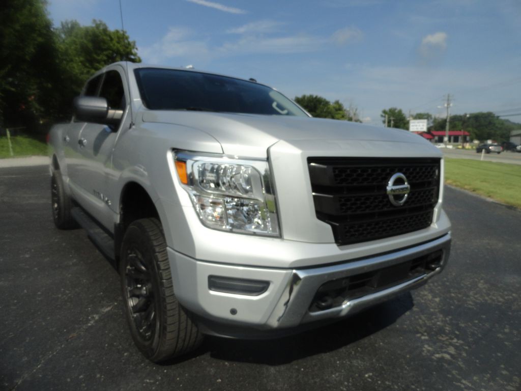 2020 Nissan Titan Image 1