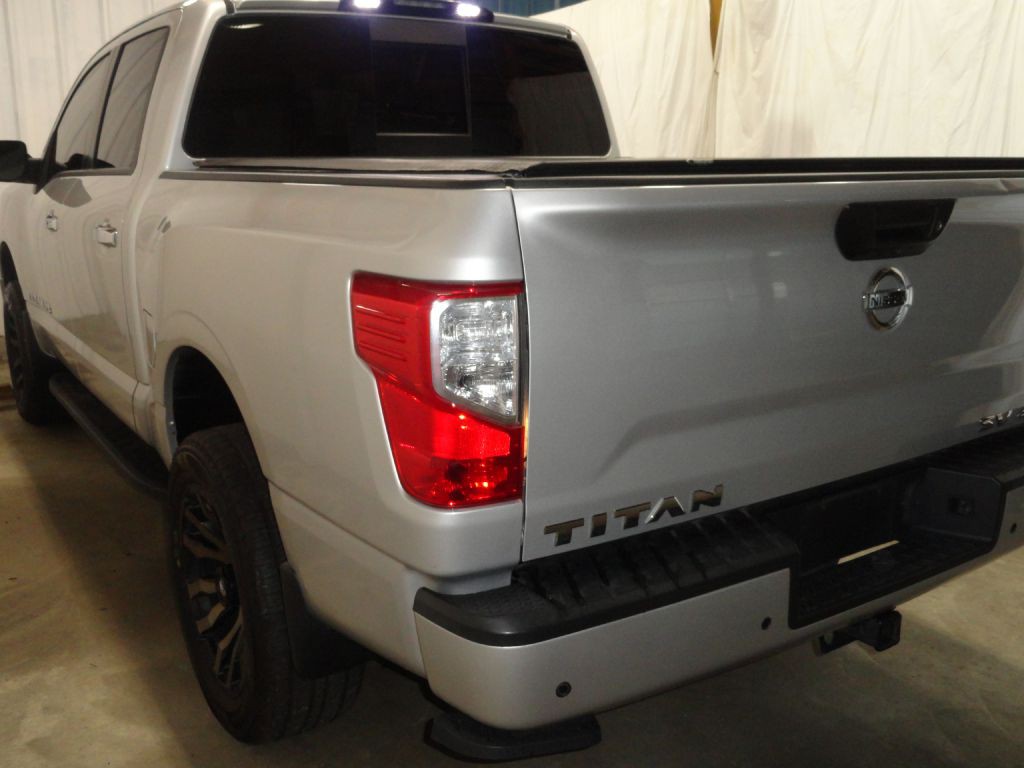 2020 Nissan Titan Image 15