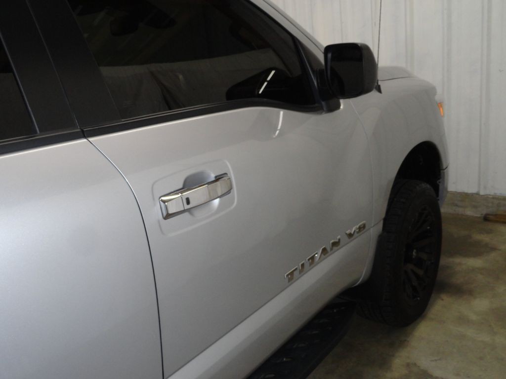 2020 Nissan Titan Image 20