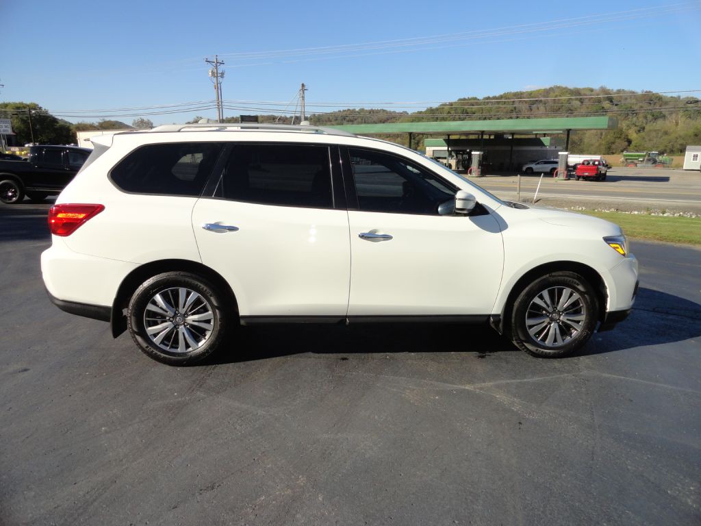 2018 Nissan Pathfinder Image 4
