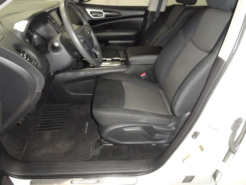 2018 Nissan Pathfinder Image 9