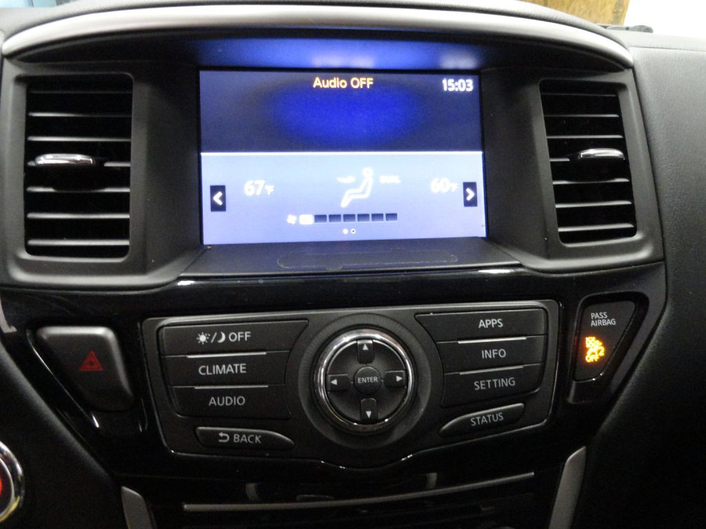 2018 Nissan Pathfinder Image 17