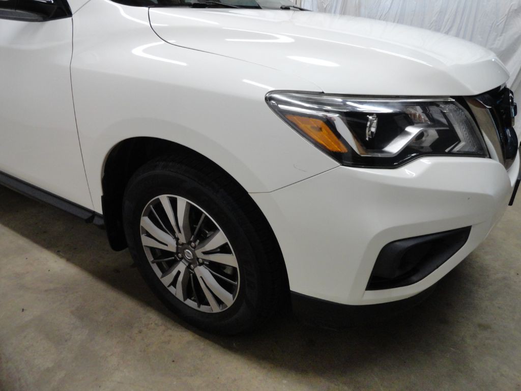2018 Nissan Pathfinder Image 28