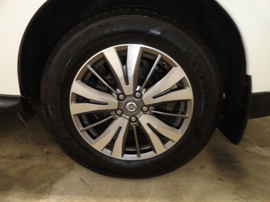 2018 Nissan Pathfinder Image 34
