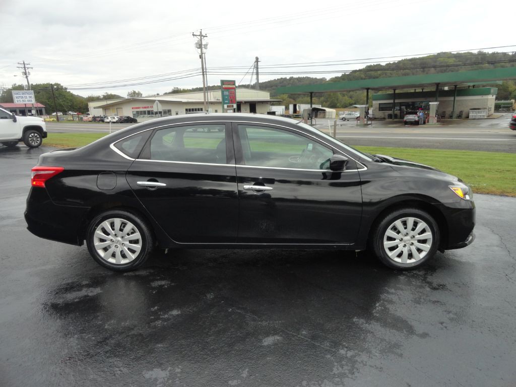 2017 Nissan Sentra Image 5