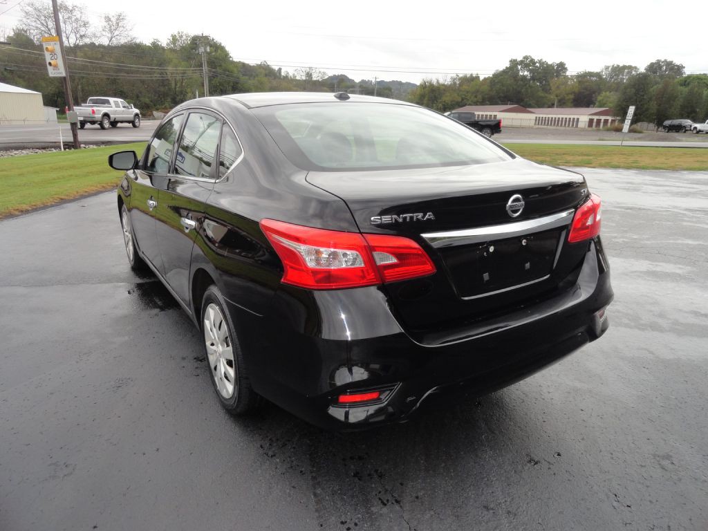 2017 Nissan Sentra Image 8