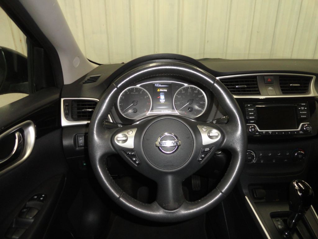 2017 Nissan Sentra Image 30