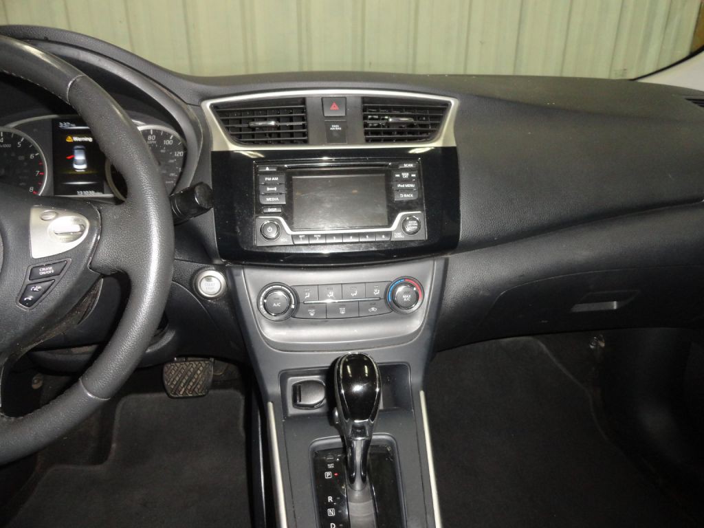 2017 Nissan Sentra Image 31