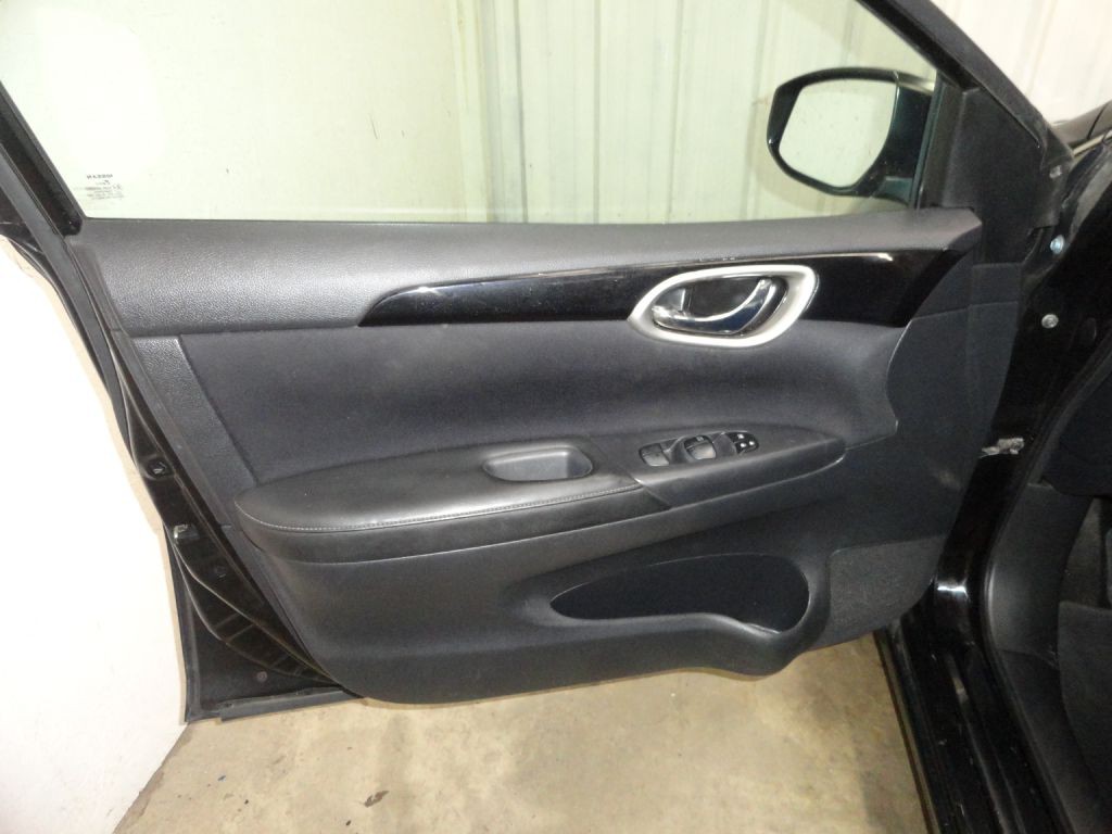2017 Nissan Sentra Image 32
