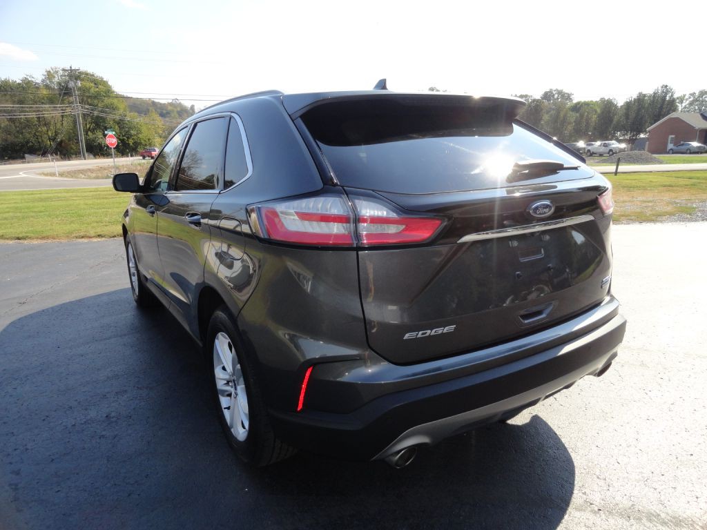 2020 Ford Edge Image 8