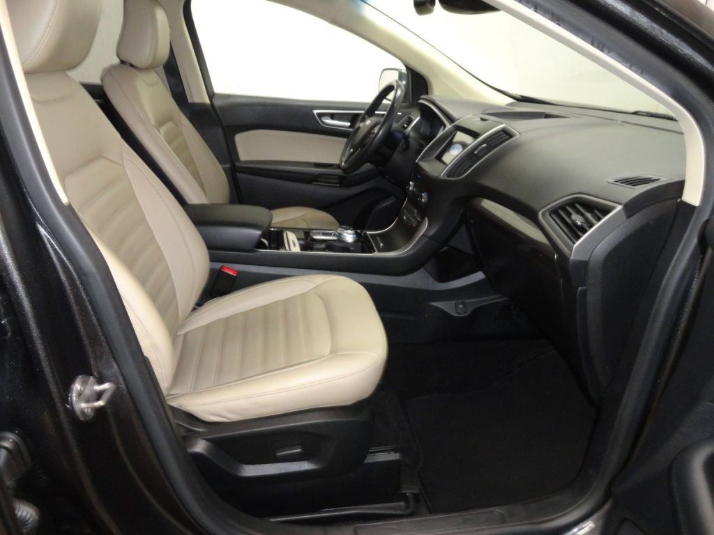 2020 Ford Edge Image 13