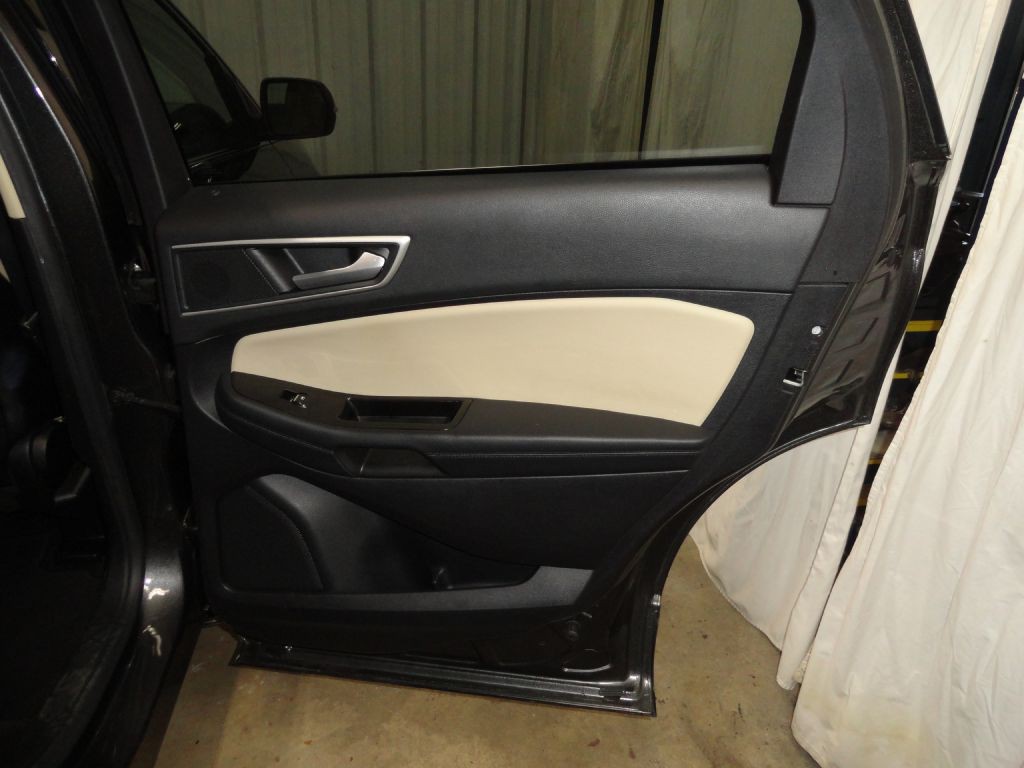 2020 Ford Edge Image 22