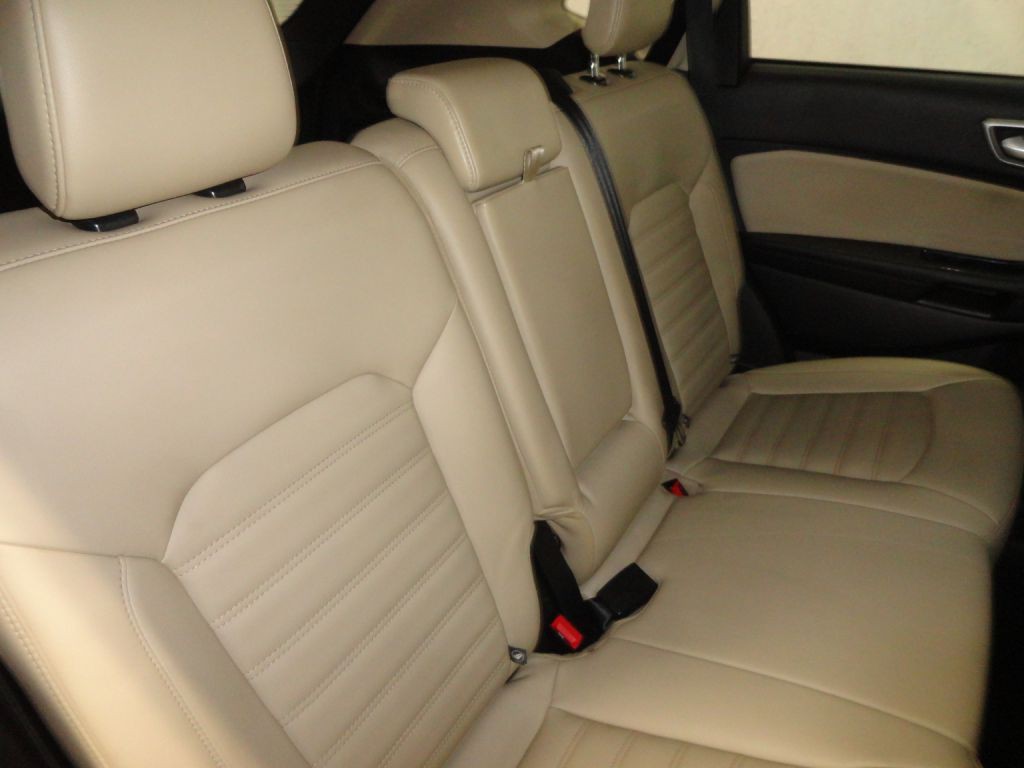 2020 Ford Edge Image 23