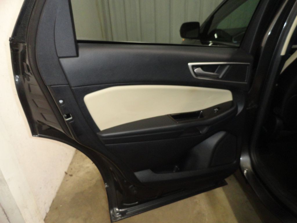 2020 Ford Edge Image 30