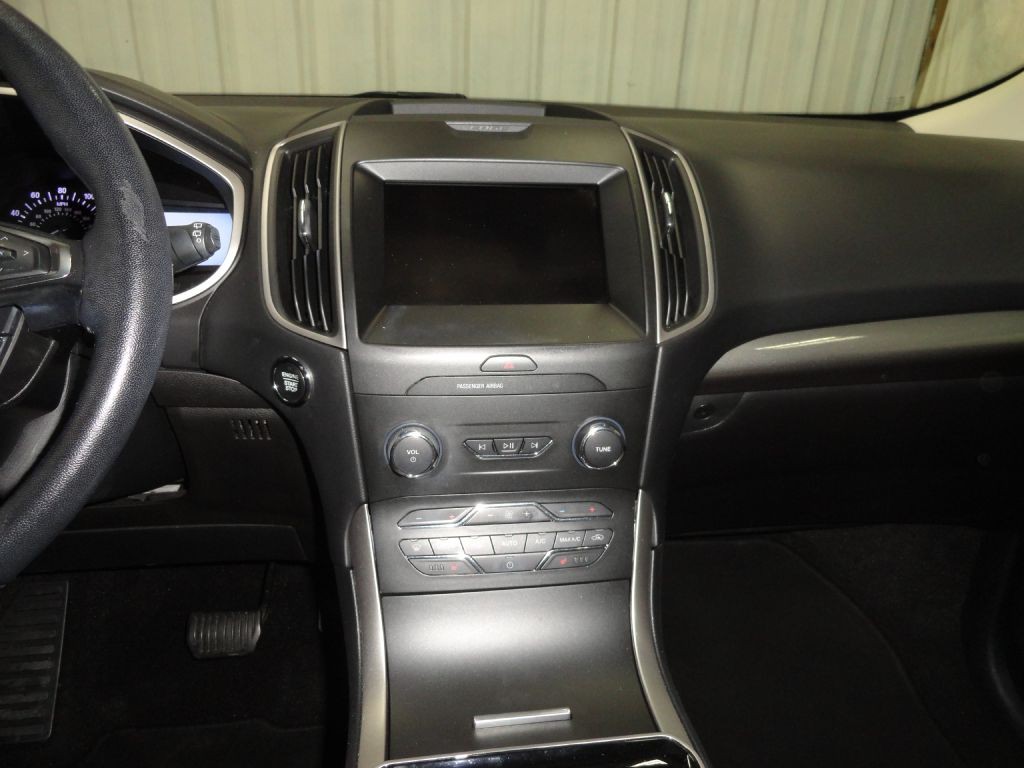 2020 Ford Edge Image 32