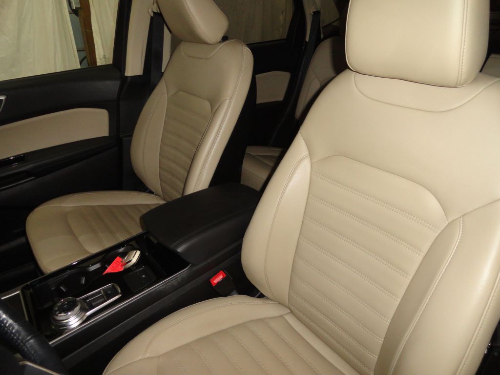 2020 Ford Edge Image 34