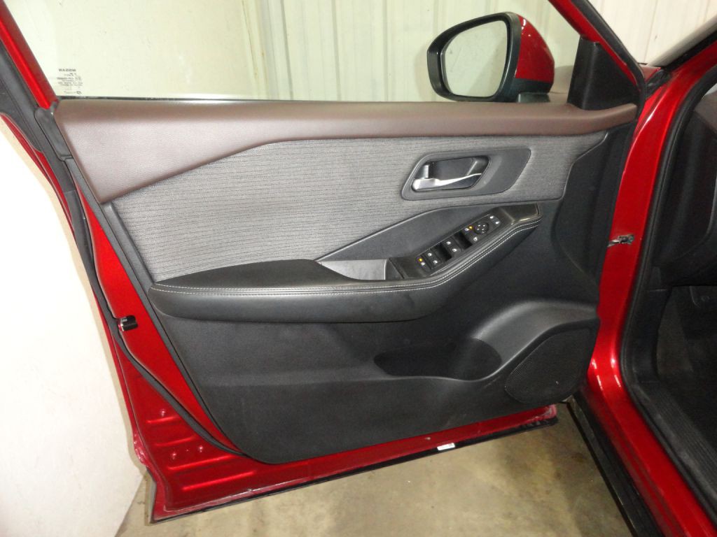 2021 Nissan Rogue Image 33