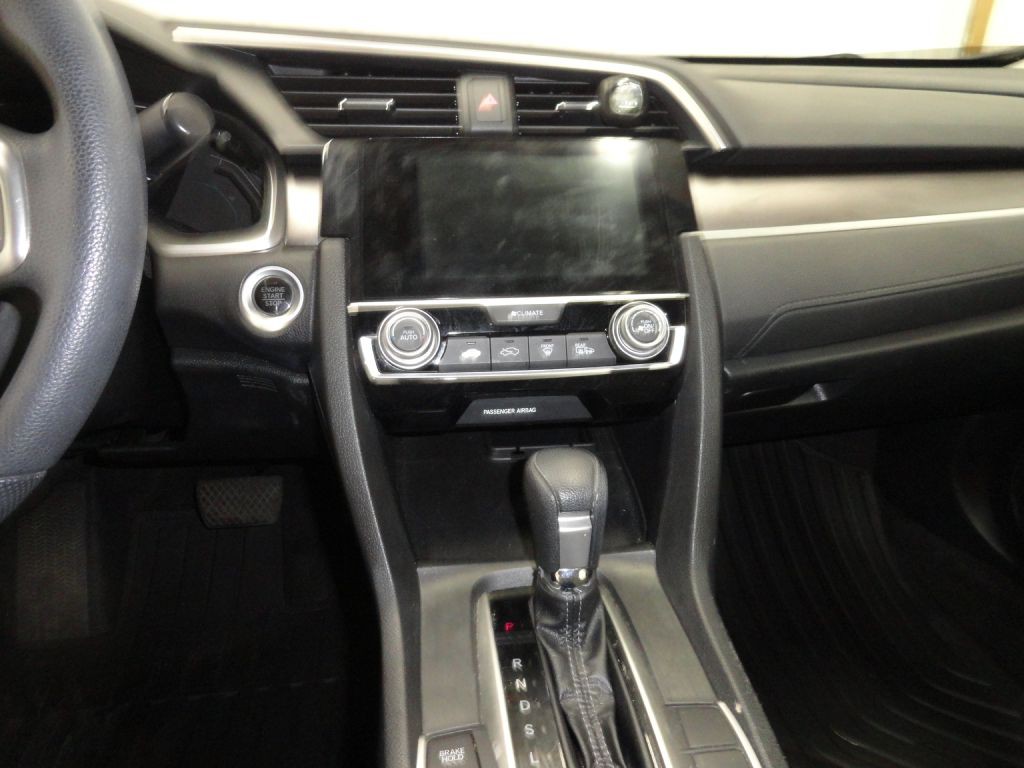 2017 Honda Civic Image 32