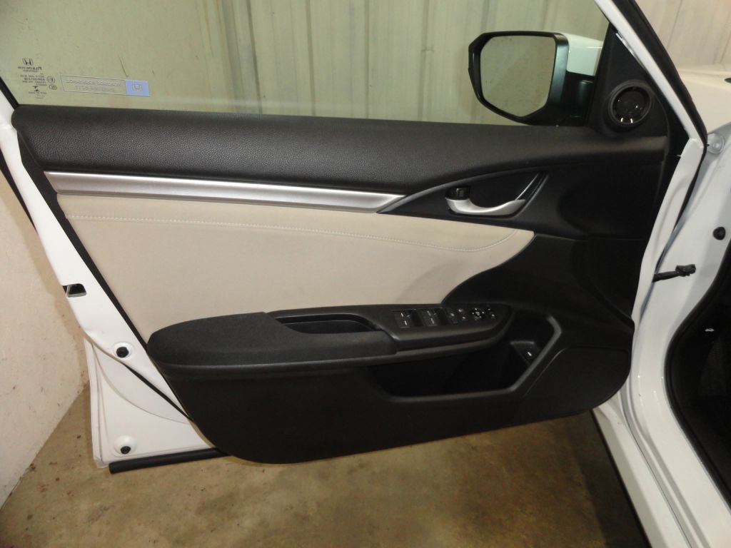 2017 Honda Civic Image 33