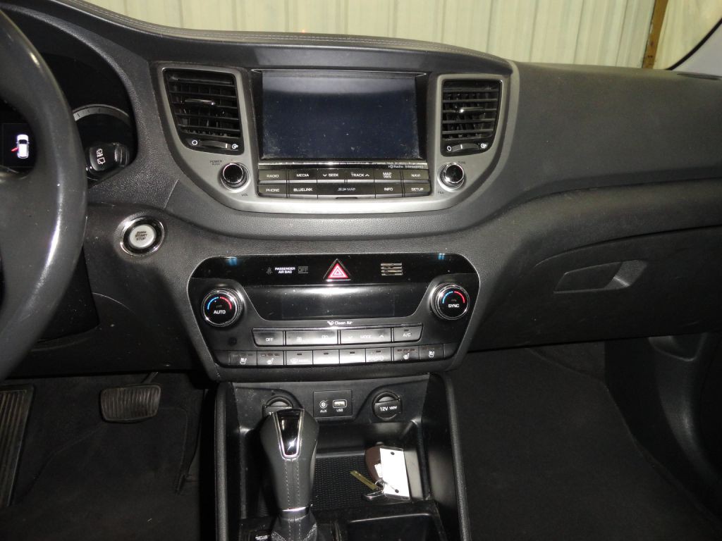 2016 Hyundai Tucson Image 32