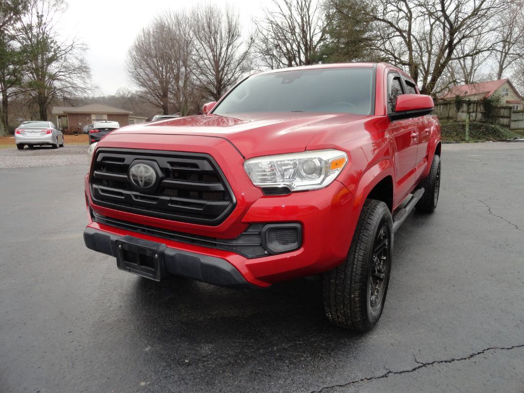 2018 Toyota Tacoma Image 2