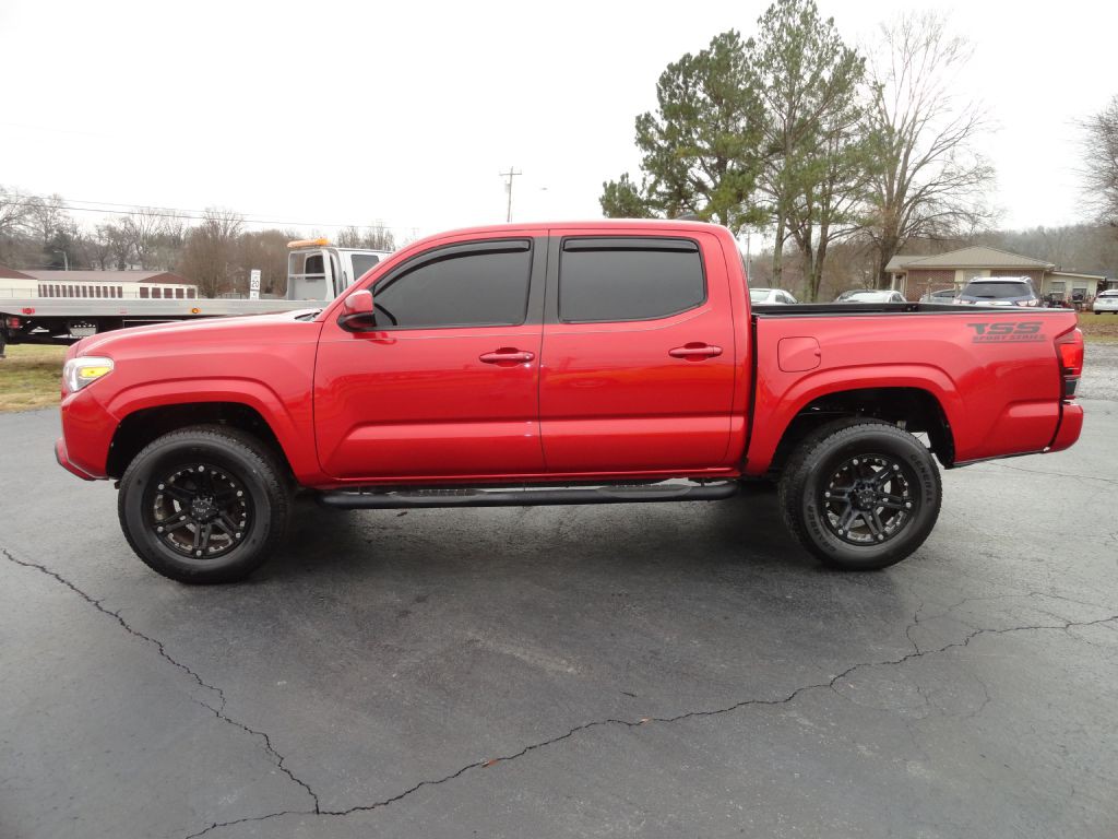 2018 Toyota Tacoma Image 3