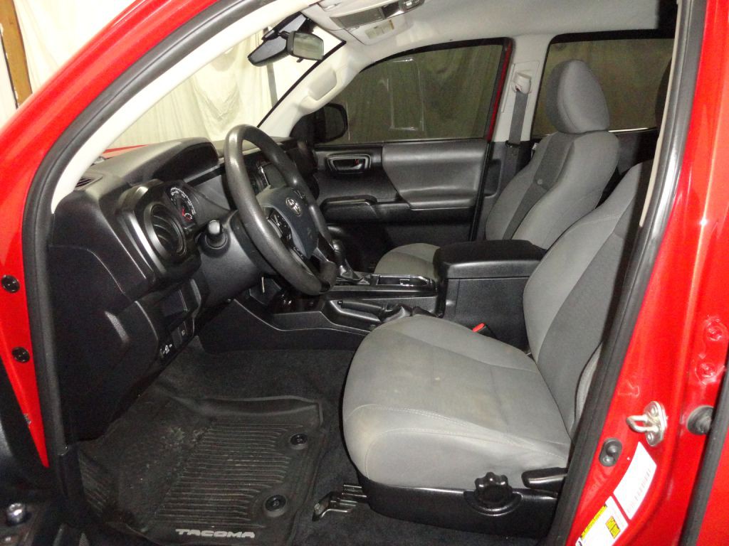 2018 Toyota Tacoma Image 9