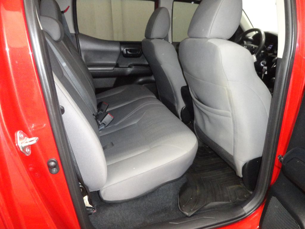 2018 Toyota Tacoma Image 11