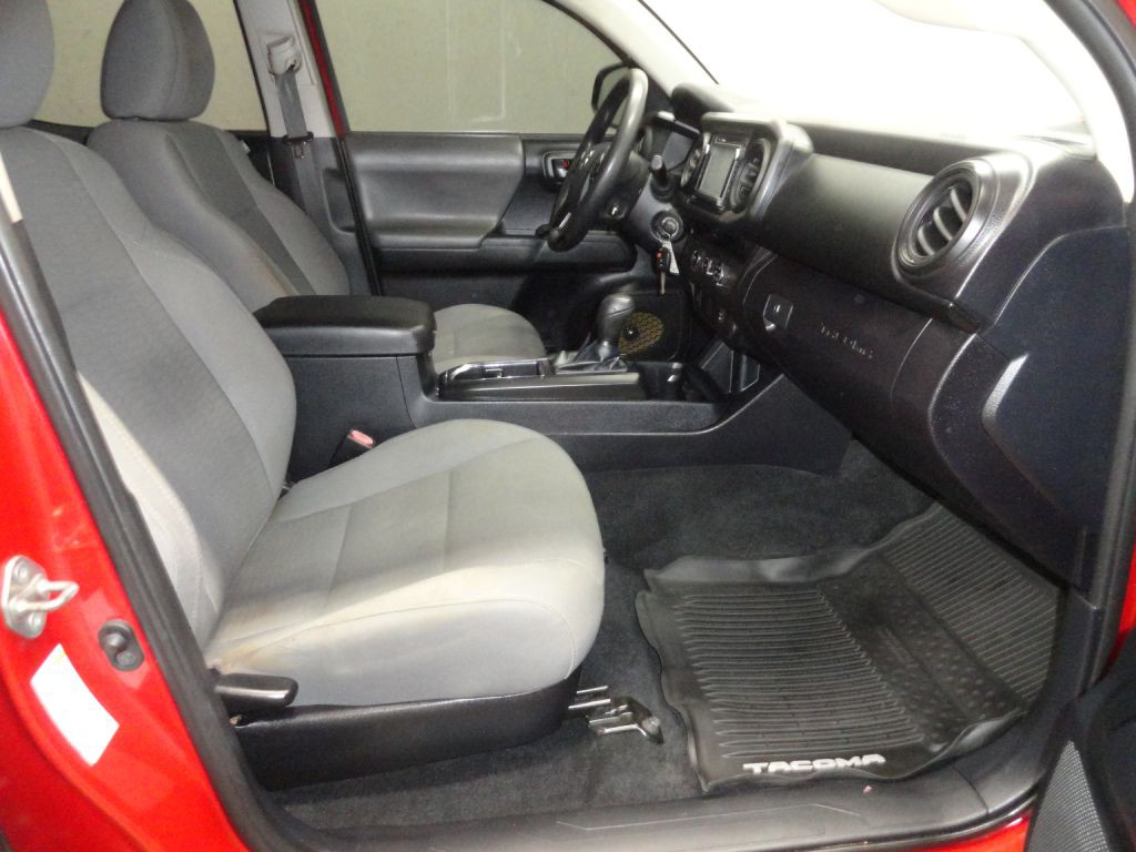 2018 Toyota Tacoma Image 12