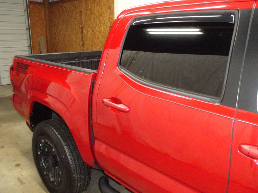 2018 Toyota Tacoma Image 14