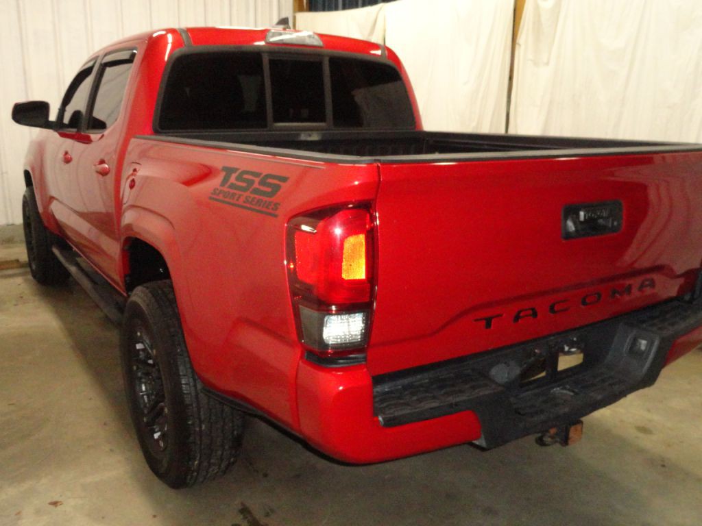 2018 Toyota Tacoma Image 15