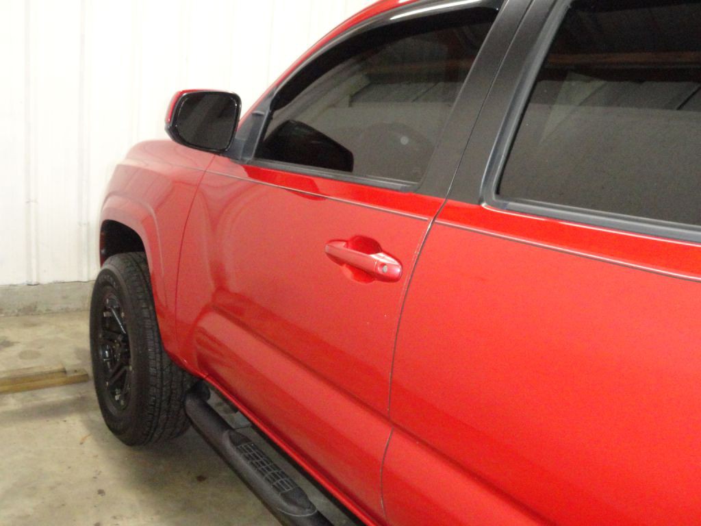 2018 Toyota Tacoma Image 17