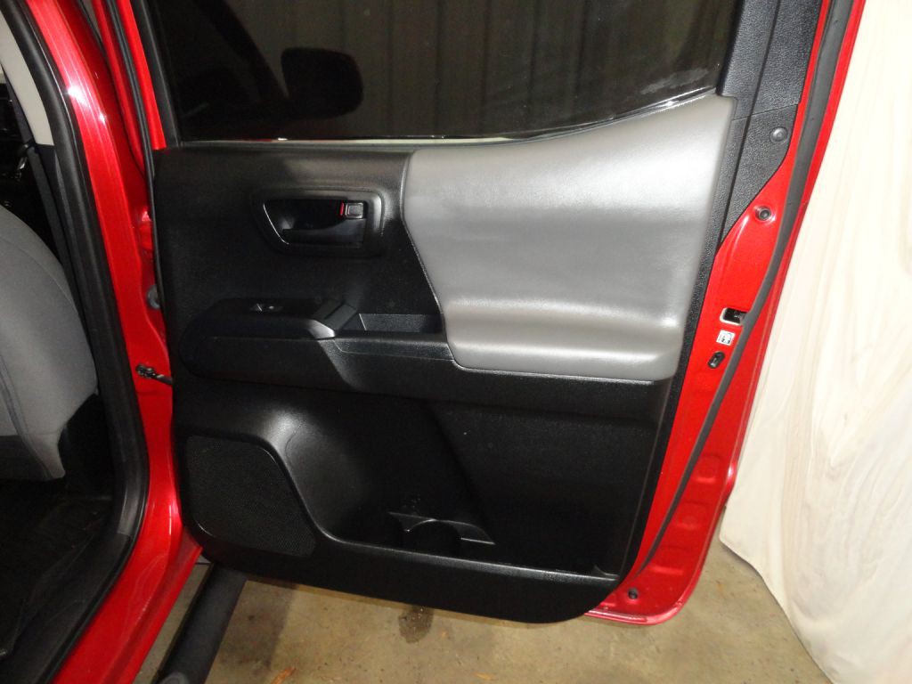 2018 Toyota Tacoma Image 21