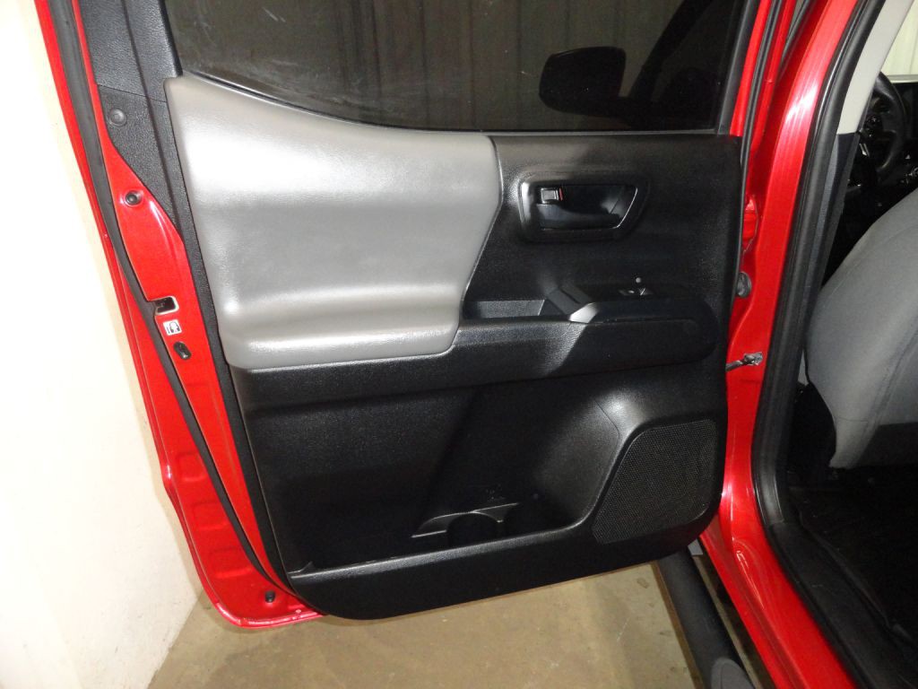 2018 Toyota Tacoma Image 29