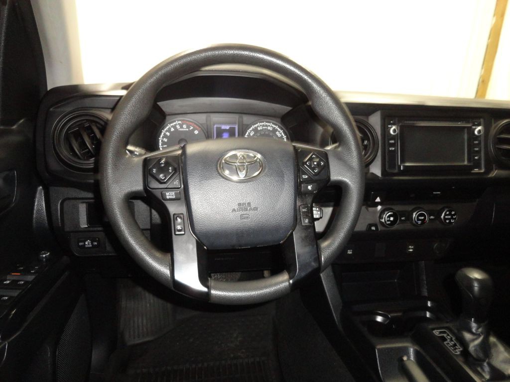 2018 Toyota Tacoma Image 30