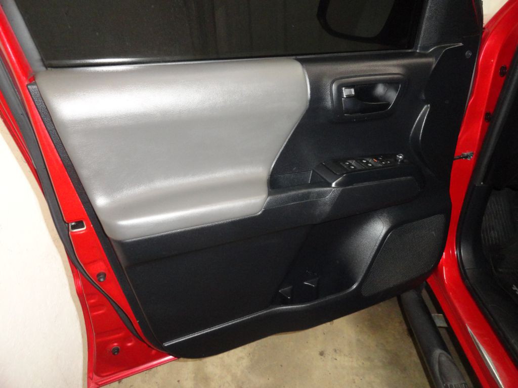 2018 Toyota Tacoma Image 32