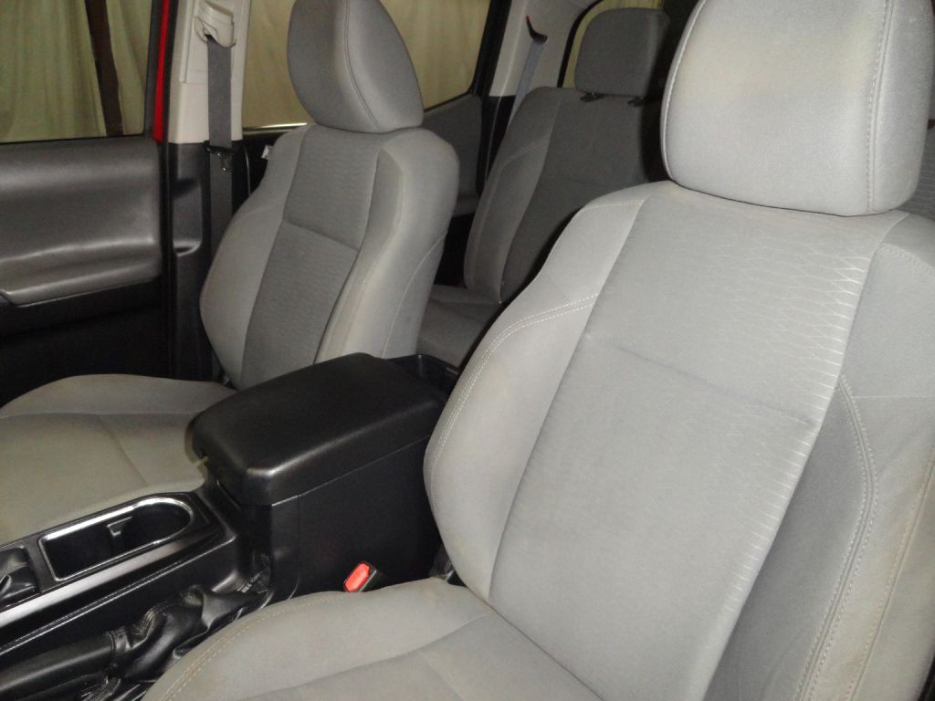 2018 Toyota Tacoma Image 33