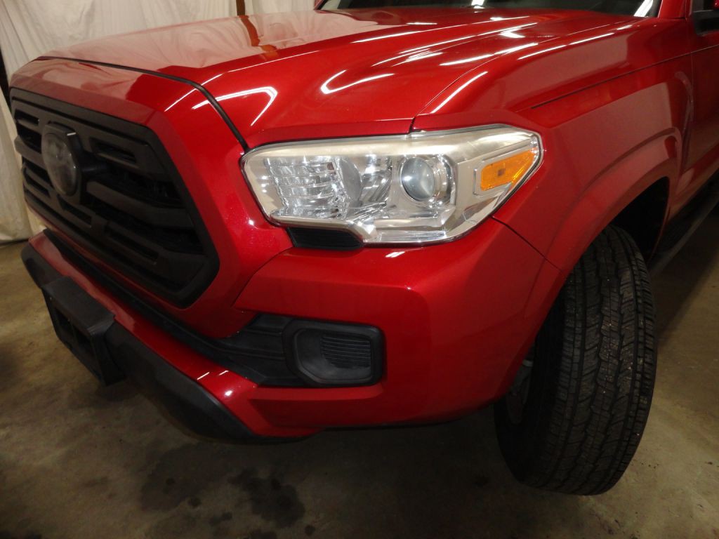 2018 Toyota Tacoma Image 46