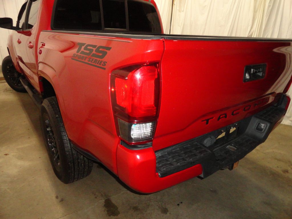 2018 Toyota Tacoma Image 47