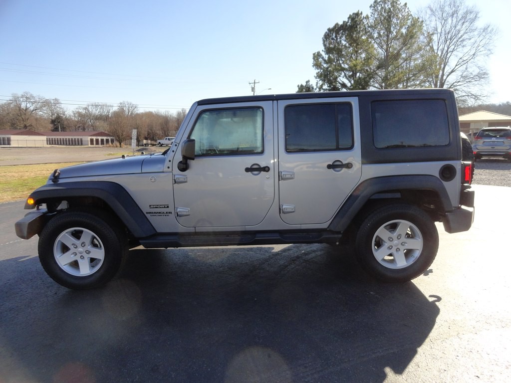 2017 Jeep Wrangler Unlimited Image 3