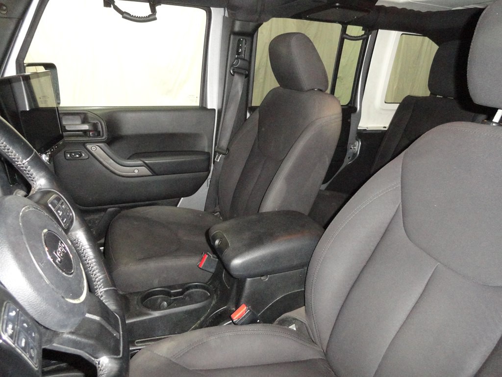 2017 Jeep Wrangler Unlimited Image 34