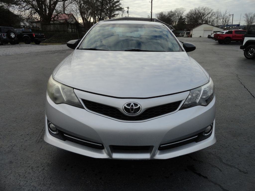 2014 Toyota Camry Image 4