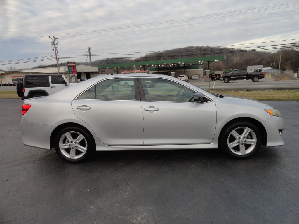 2014 Toyota Camry Image 5